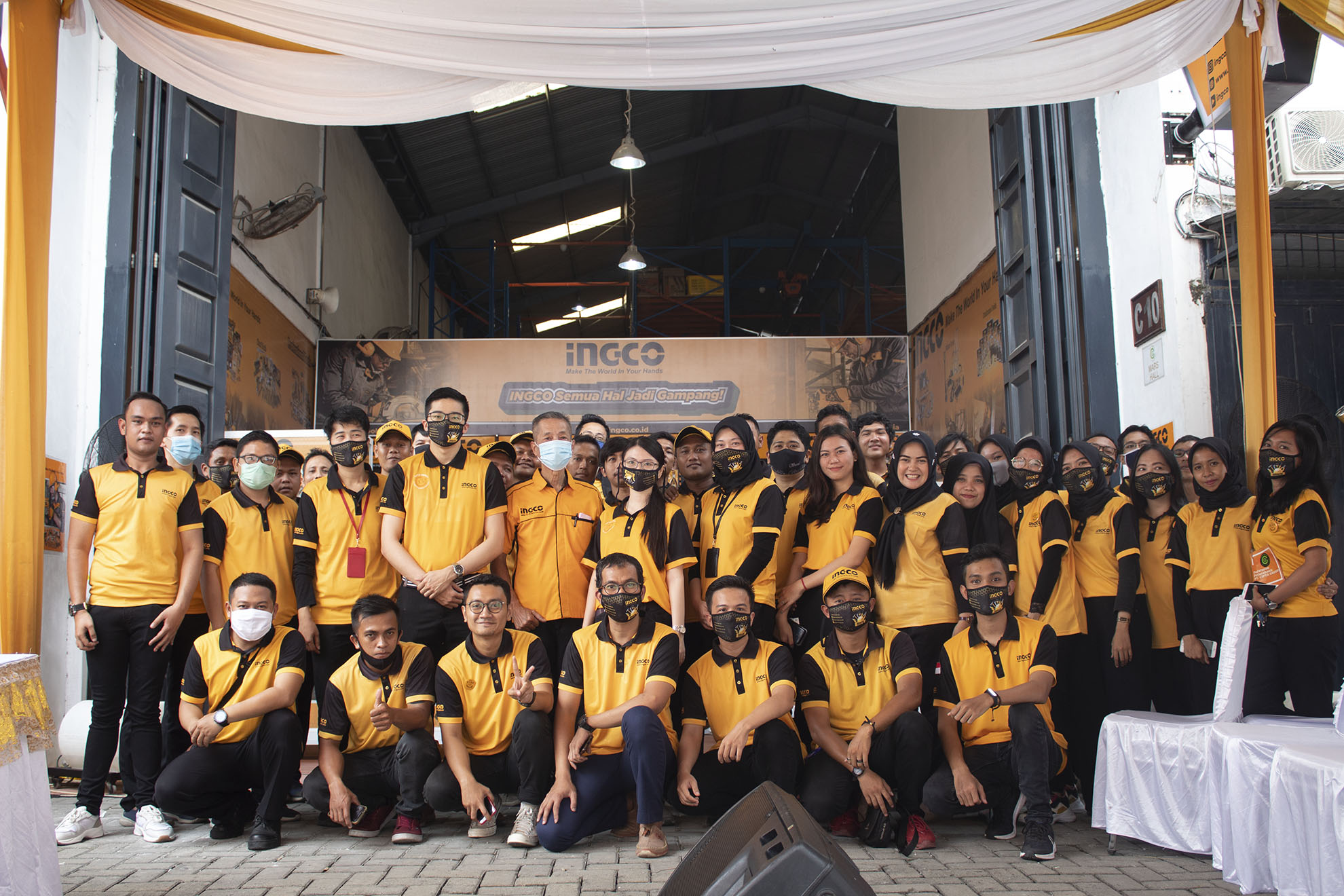 Soft Opening Exclusive Store Gerai Amplas